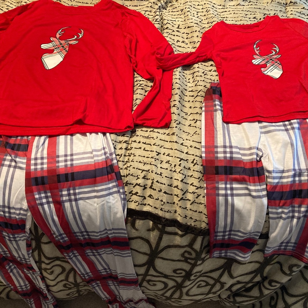 Mom and child Christmas Pajamas